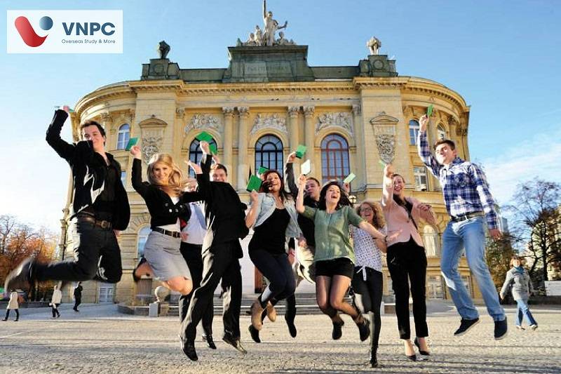chi phí Đăng nhập King88 vina nhận +888K ba lan